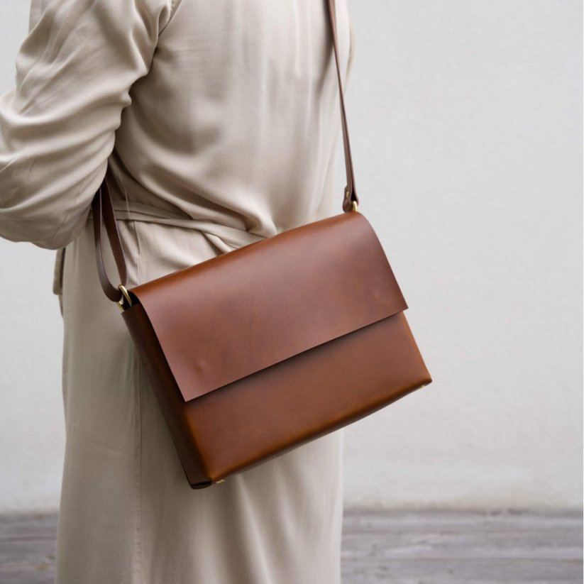 Kabelka Neli Kaštan - Barva kování: Zlaté kování