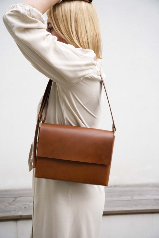 Kabelka Neli Kaštan - Barva kování: Zlaté kování