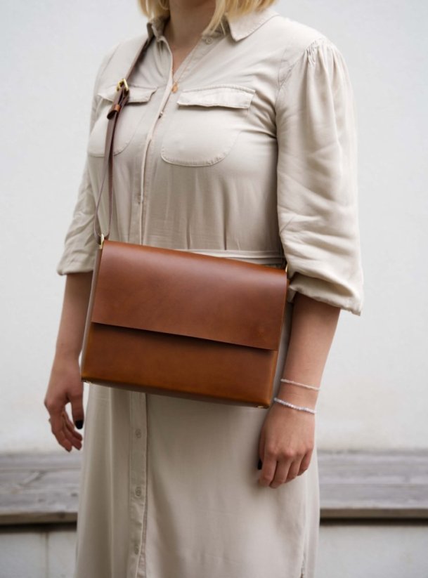 Kabelka Neli Kaštan - Barva kování: Zlaté kování